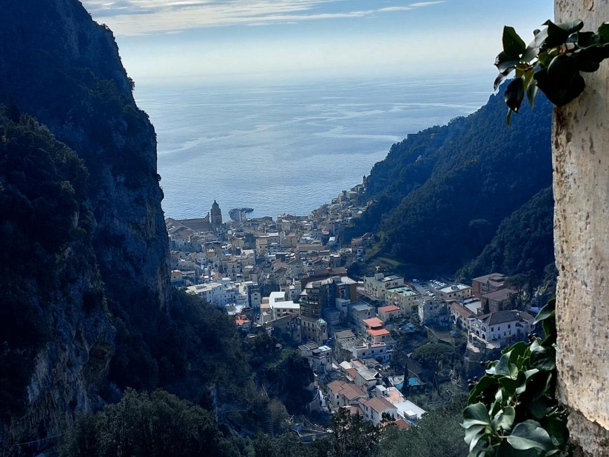 Vittoria House Centro Storico Villa Amalfi Luaran gambar