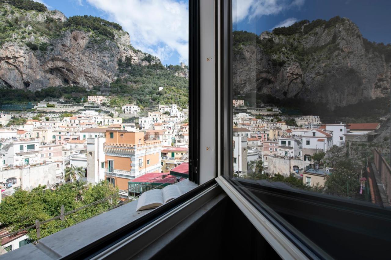 Vittoria House Centro Storico Villa Amalfi Luaran gambar